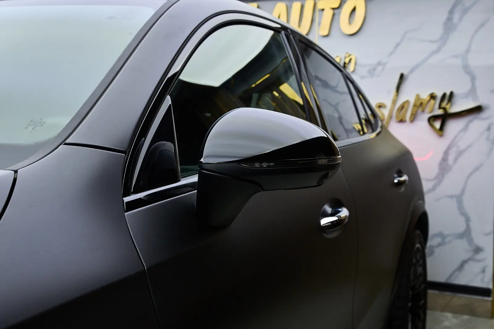 Mercedes Benz GLC Class 2025