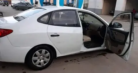 هيونداي إلنترا 2010