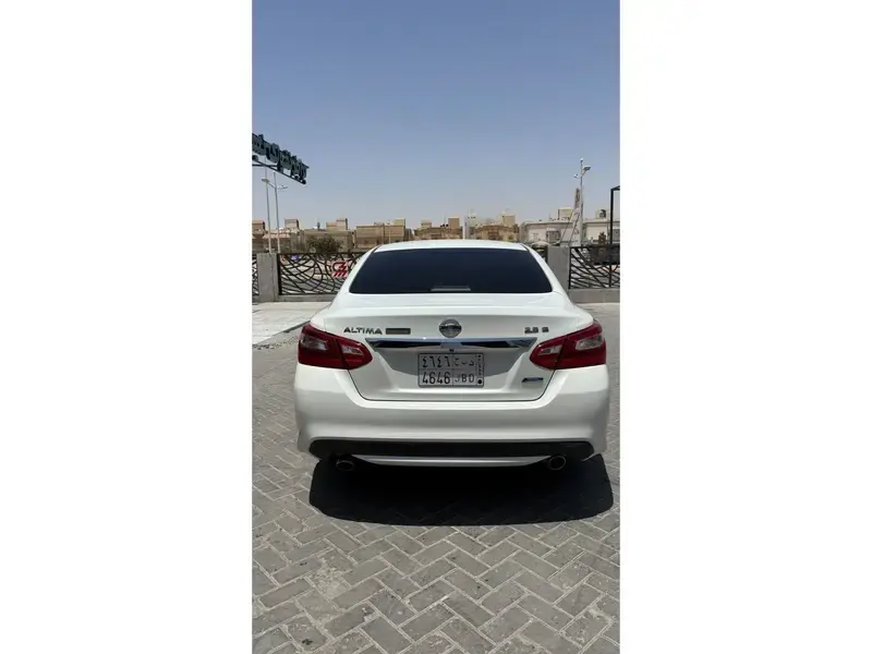 نيسان التيما 2017نيسان التيما 2017 ستاندر (مطور) نظيفة