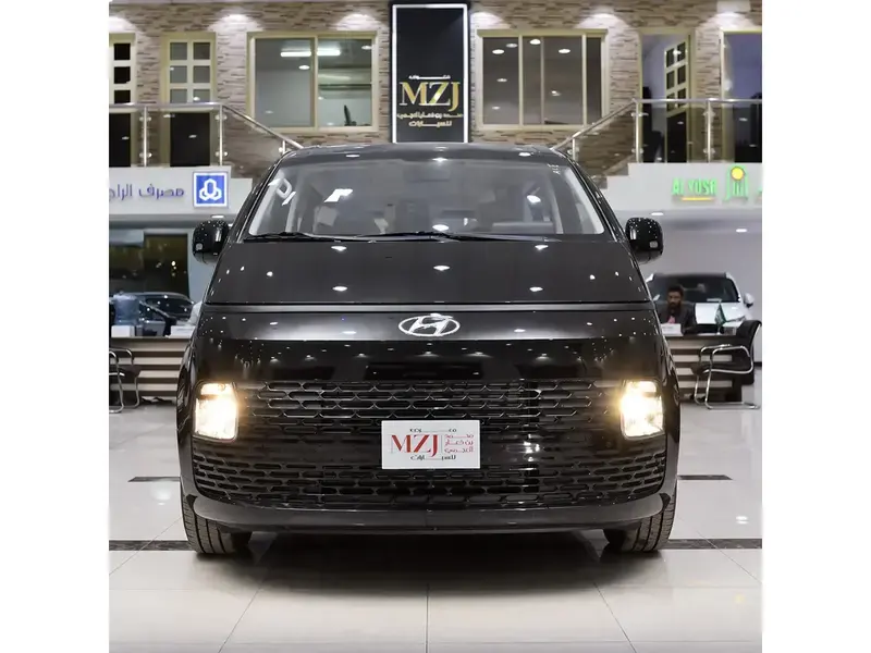 هيونداي ستاريا 2025 بنزين 9 راكب