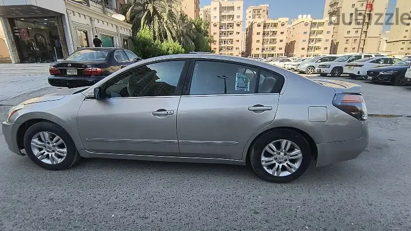 Nissan Altima 2010