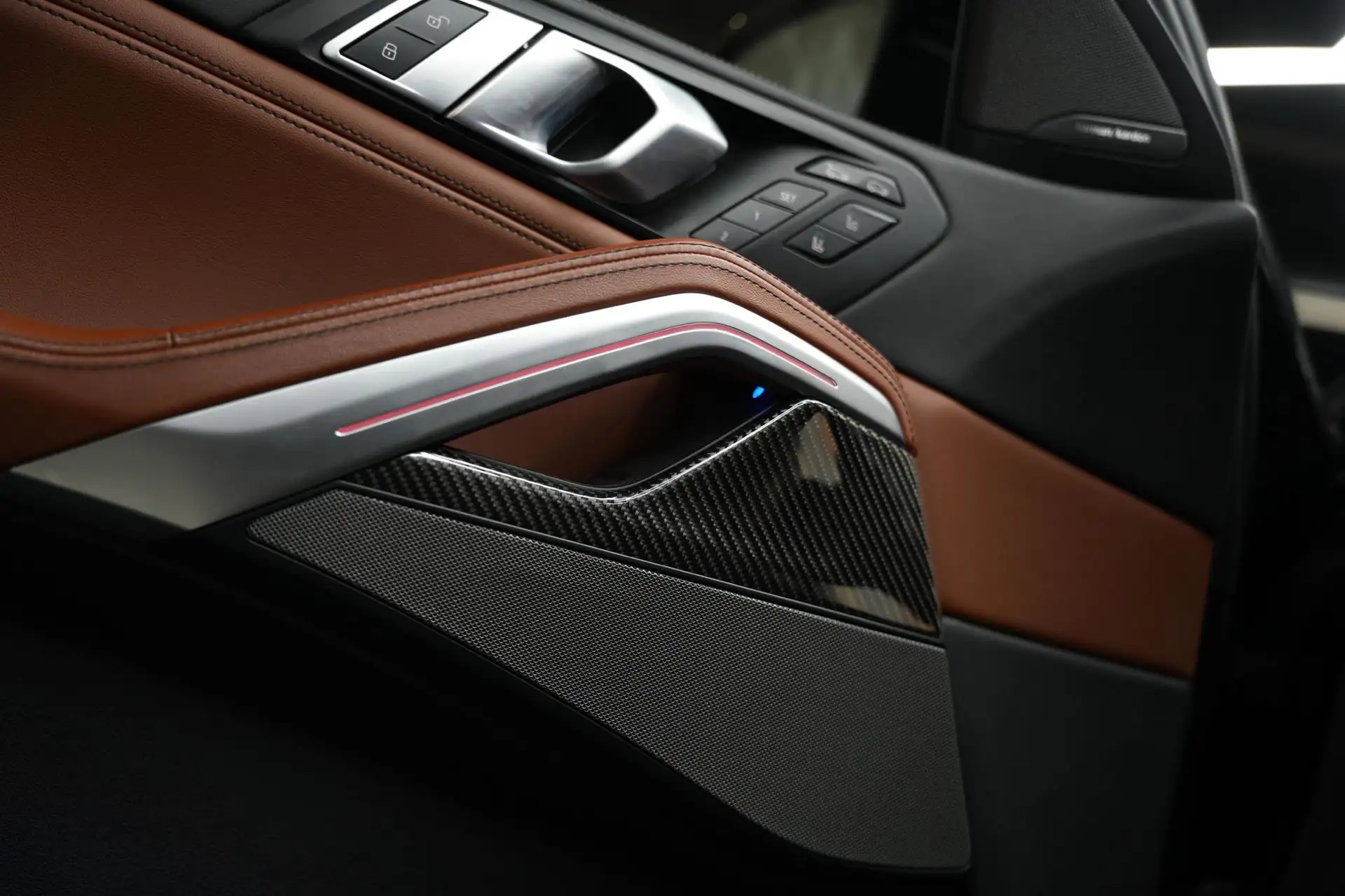 بي أم دبليو X6 2024