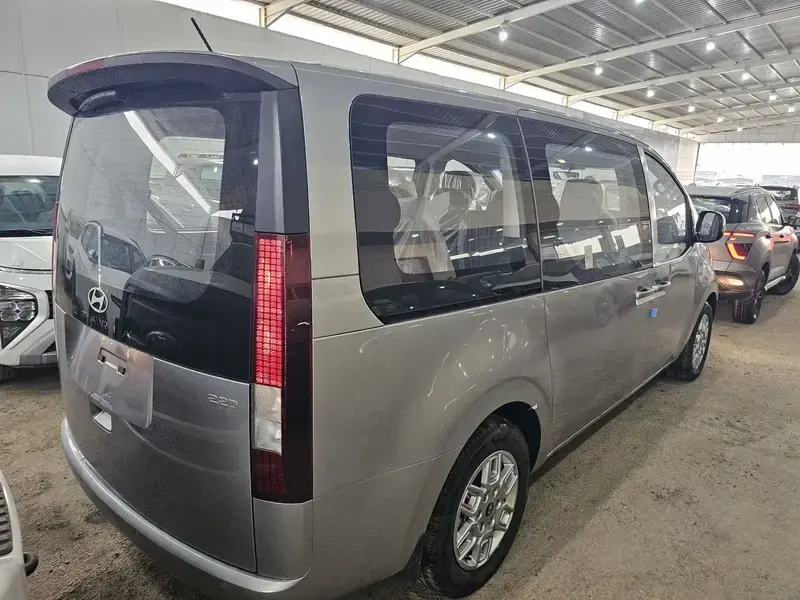 Hyundai Staria 2025