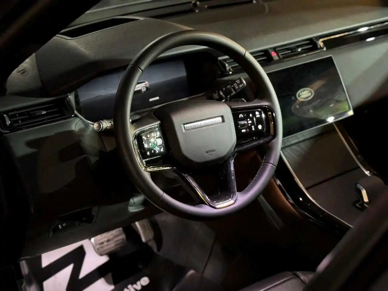 Land Rover Range Rover Velar 2024