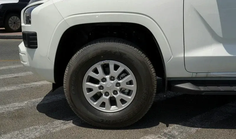 ميتسوبيشي L200 2025