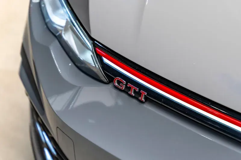 فولكس واجن جولف 2023