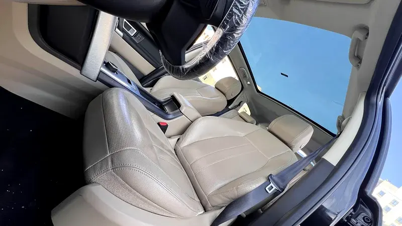 لاند روفر دسكفري سبورت 2017