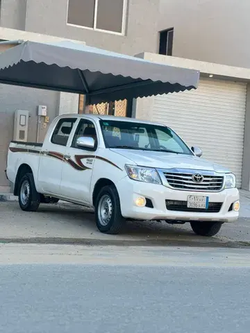 تويوتا هيلوكس 2014