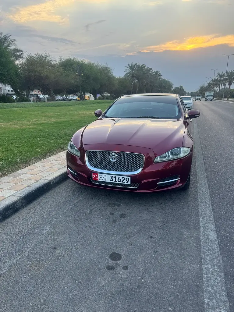 جاكوار XJ 2013