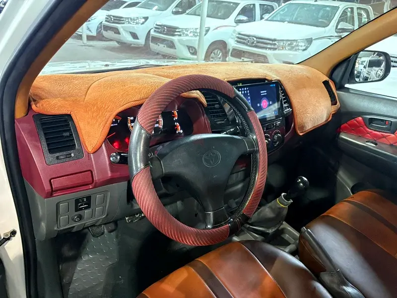 تويوتا هيلوكس 2014