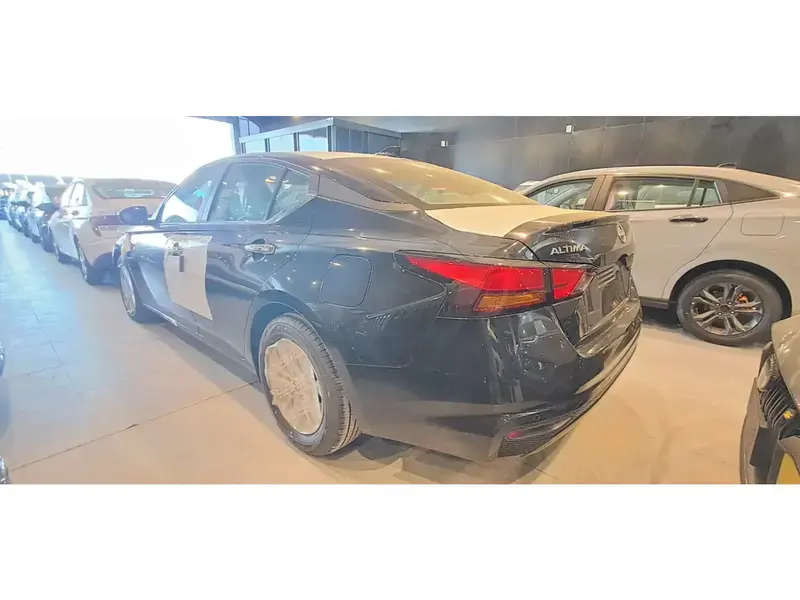 Nissan Altima 2025