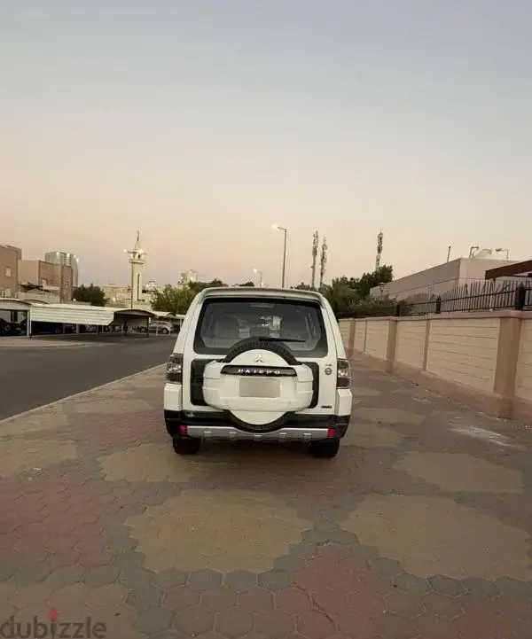 ميتسوبيشي باجيرو 2009