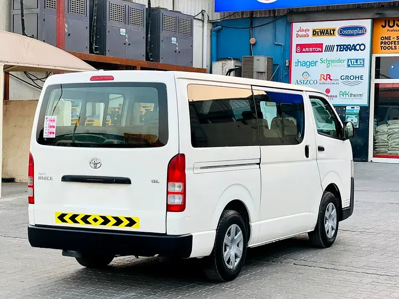 Toyota Hiace 2013