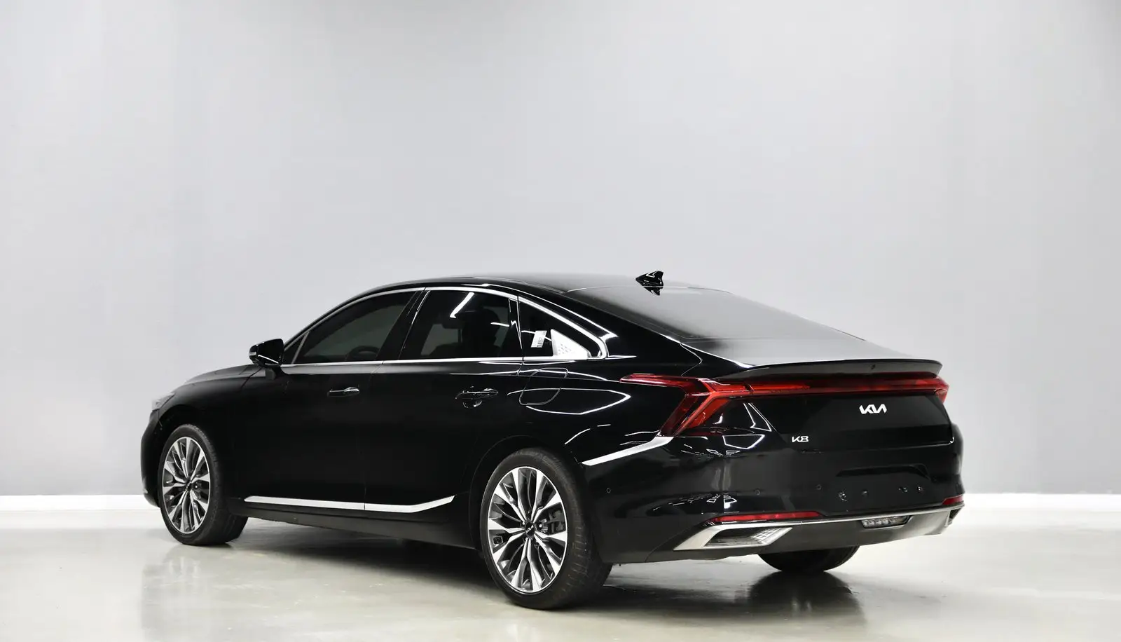 Accident Free | 2.5L | Free Insurance and Registration | Under Warranty Till 2026 | A001725