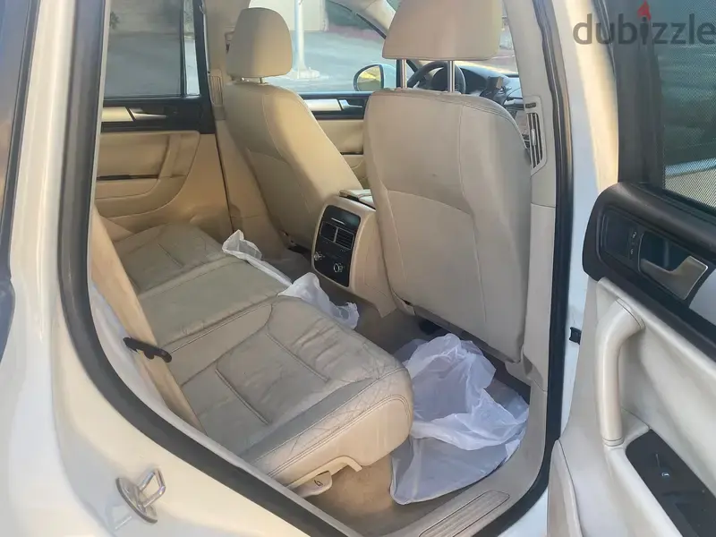 فولكس واجن طوارق 2011