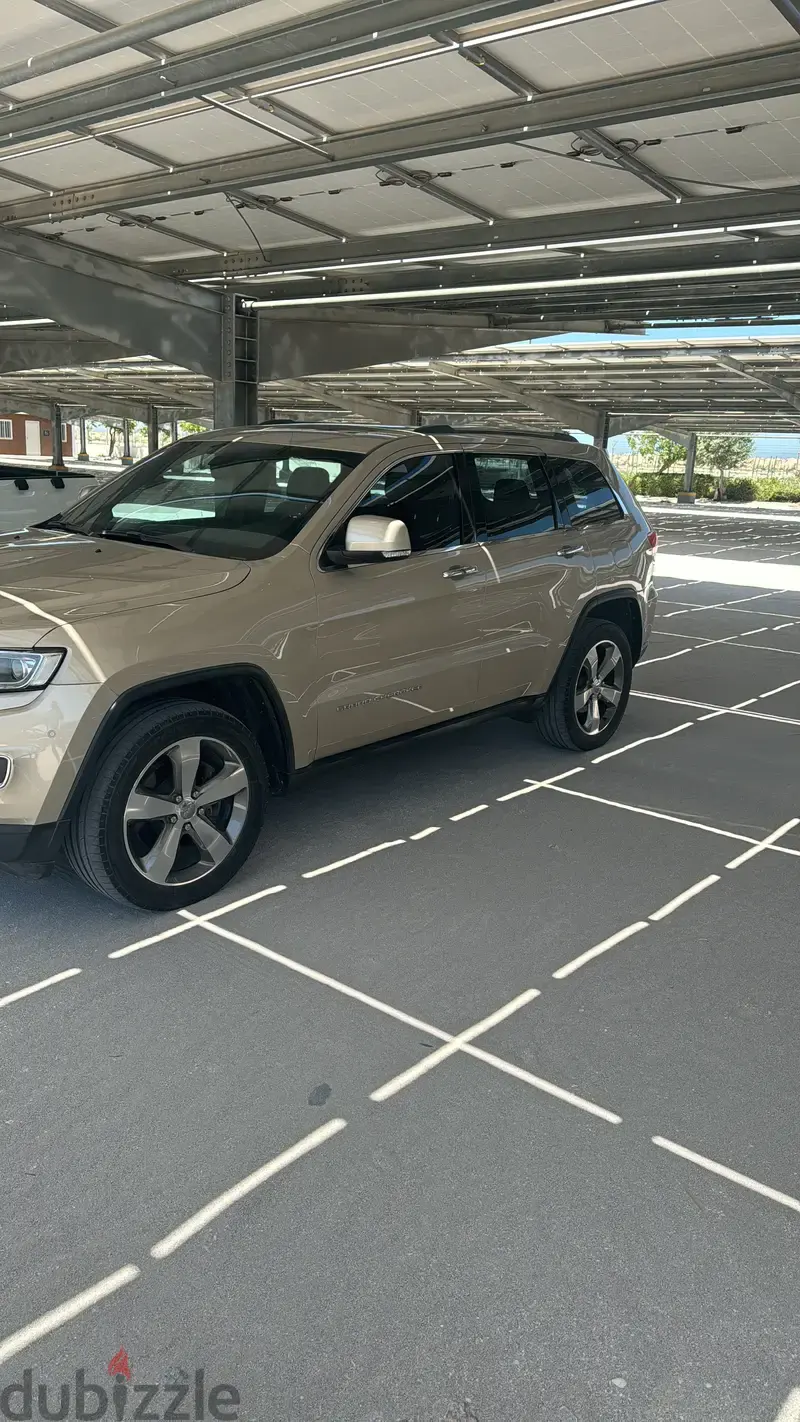 جيب جراند شيروكي 2015