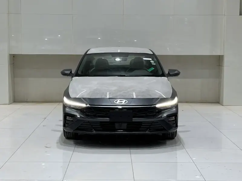 هيونداي إلنترا 2.0 2025 Smart Plus