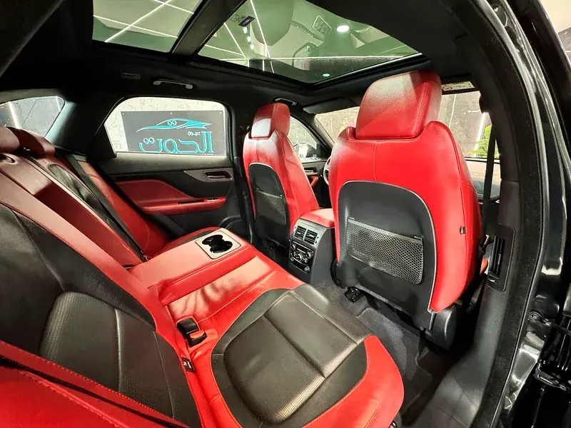 جاكوار F Pace 2018
