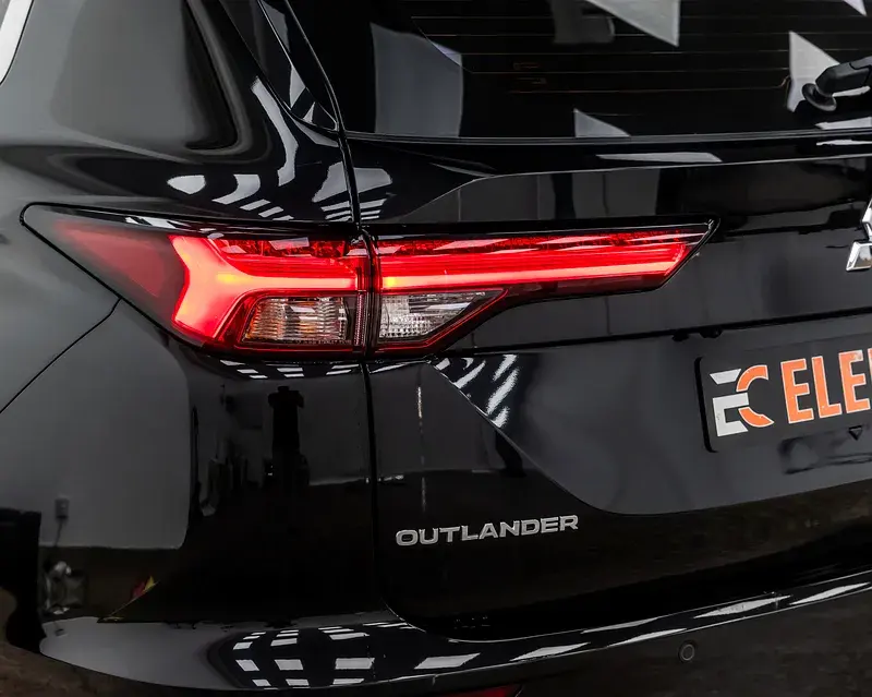 ميتسوبيشي آوتلاندر 2023