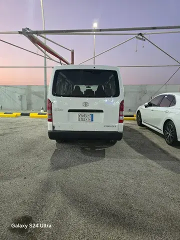Toyota Hiace 2013