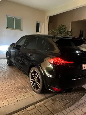 Porsche Cayenne GTS 2013