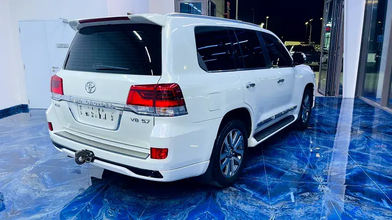 تويوتا لاند كروزر 2017