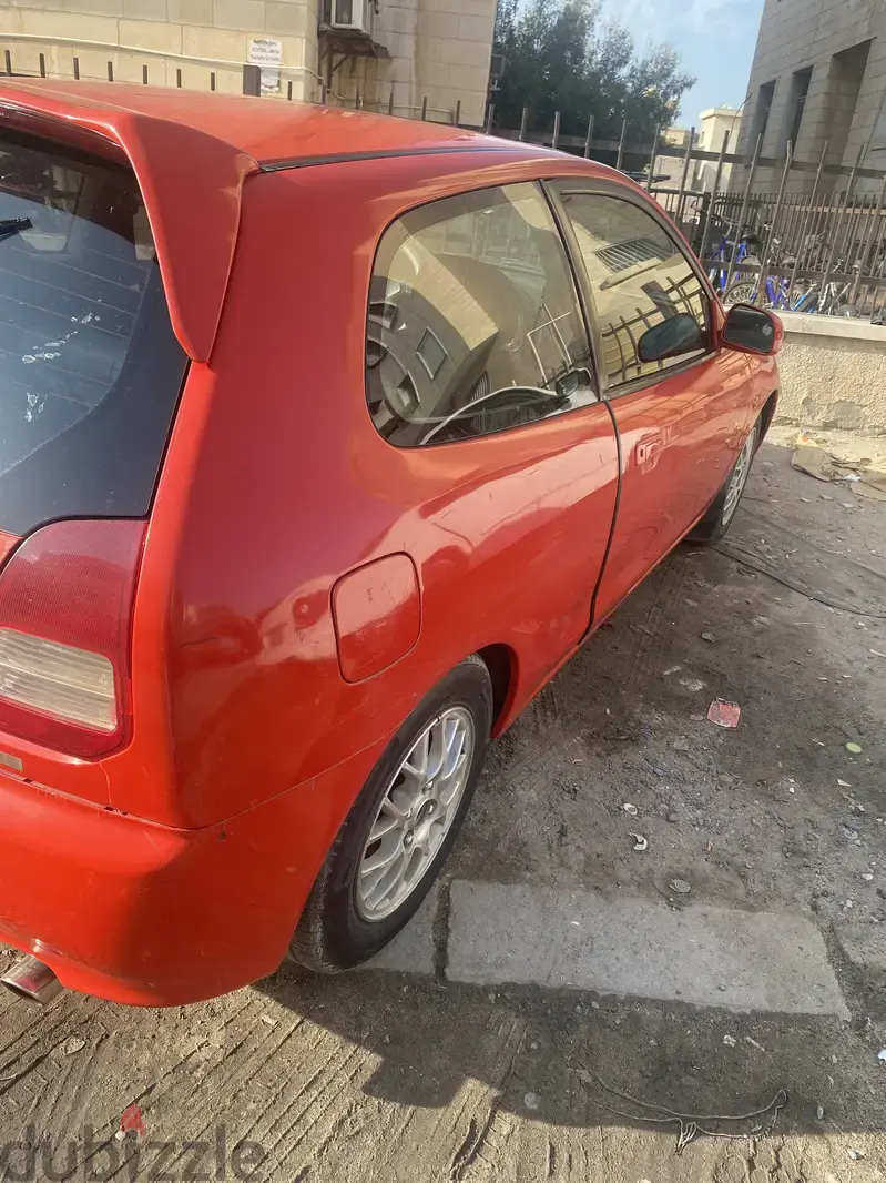 ميتسوبيشي كولت 2001