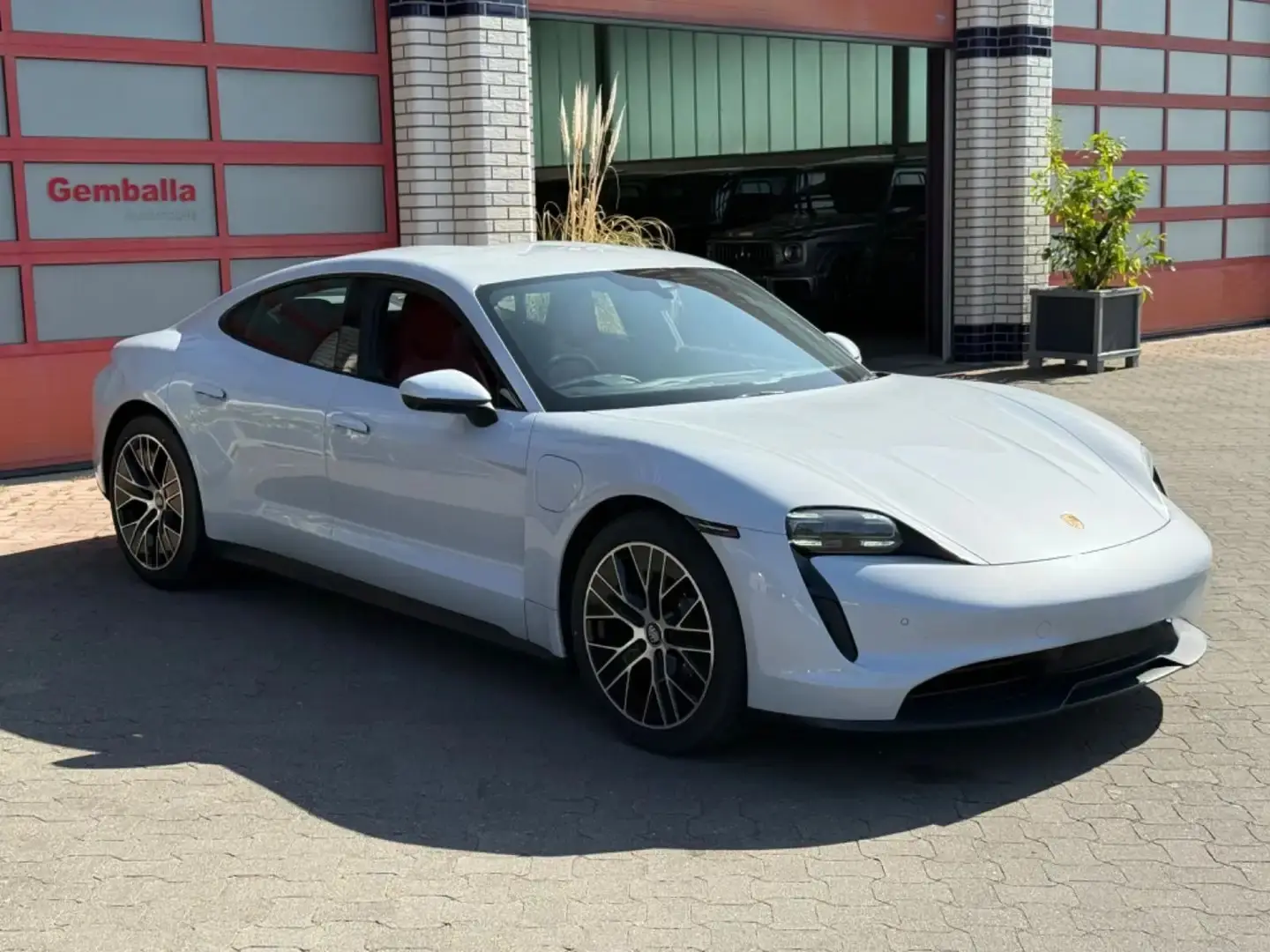 بورش تايكان 2024