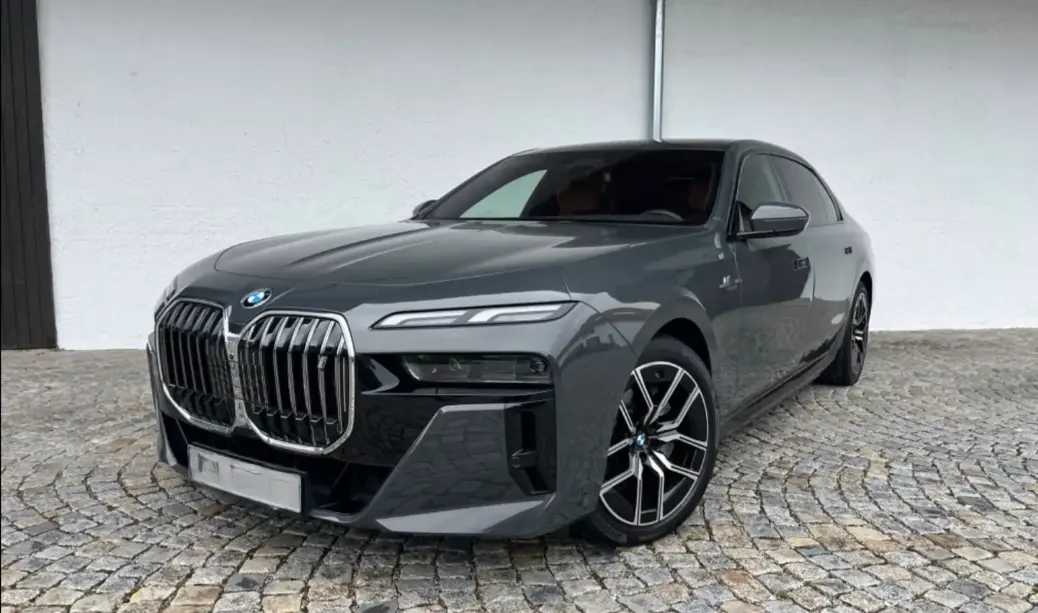 BMW i7 2024
