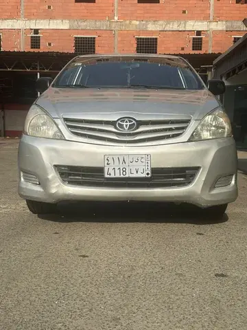 Toyota Innova 2011