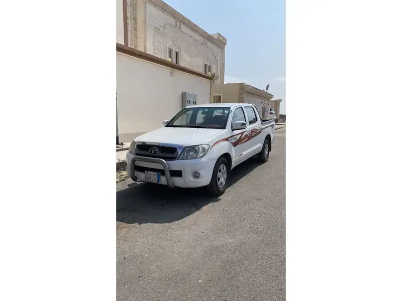 تويوتا هايلكس 2010