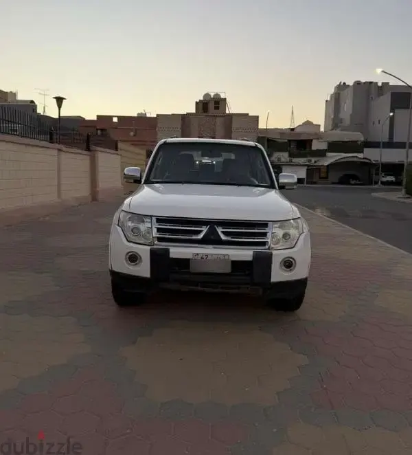 ميتسوبيشي باجيرو 2009
