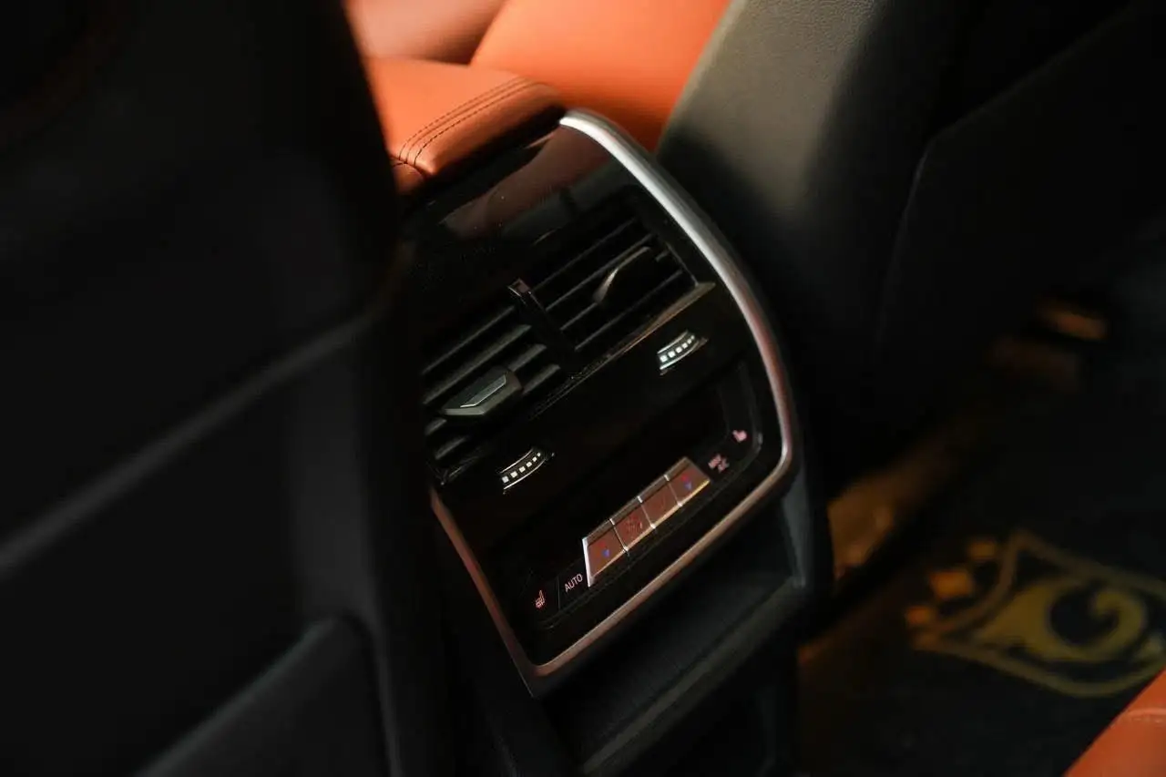 بي أم دبليو X6 2024