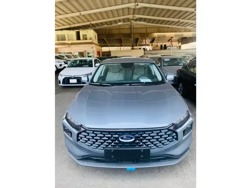 فورد توروس 2025 امبيانتي