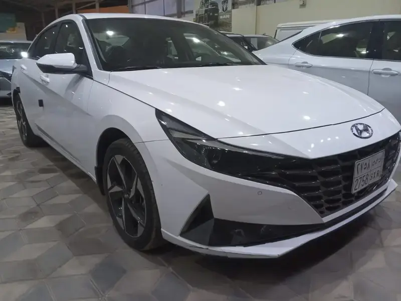 Hyundai Elantra 2023
