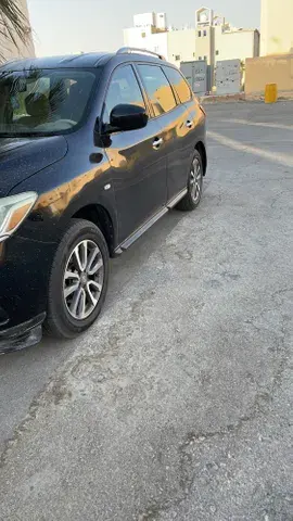 نيسان باثفايندر  3.5L SL 4WD 7 Seater 2013