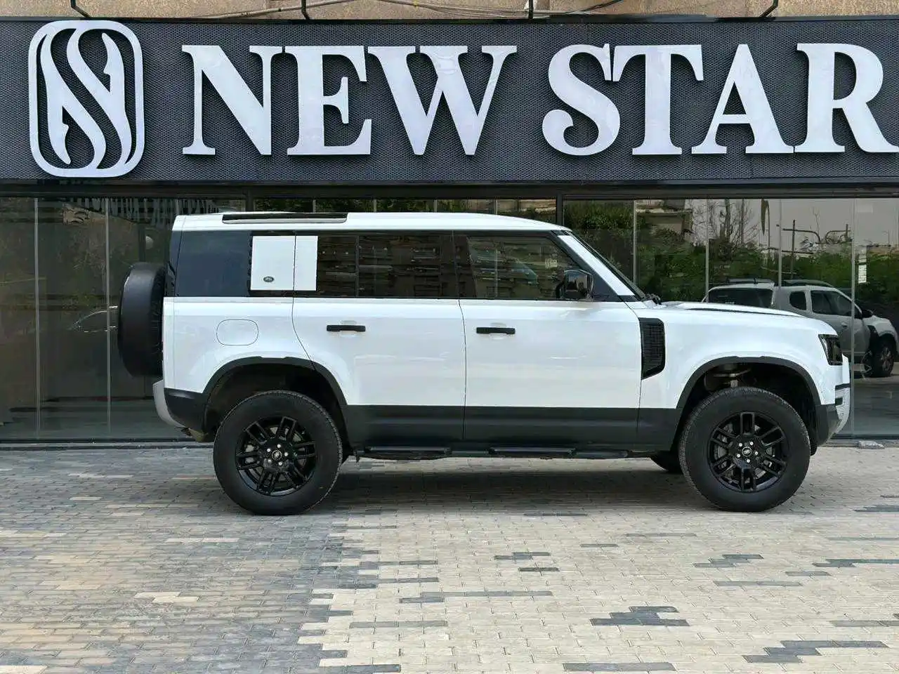 لاند روفر ديفندر 2020