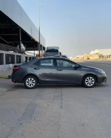 تويوتا كورولا 2015