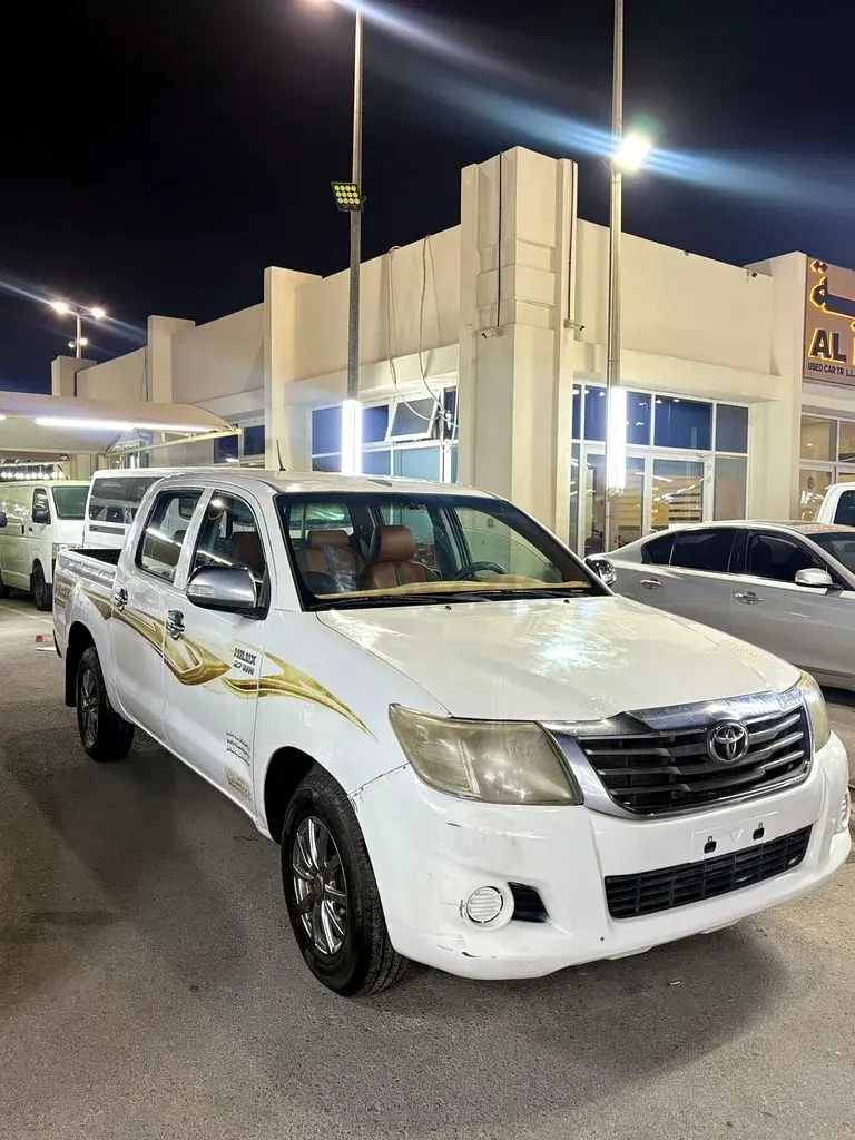 تويوتا هيلوكس 2014