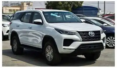 تويوتا فورتونر Toyota Fortuner  SR5 2.7L petrol Full Option 4x4 2024