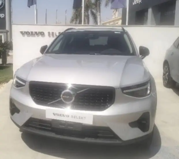 فولفو XC 40 2025