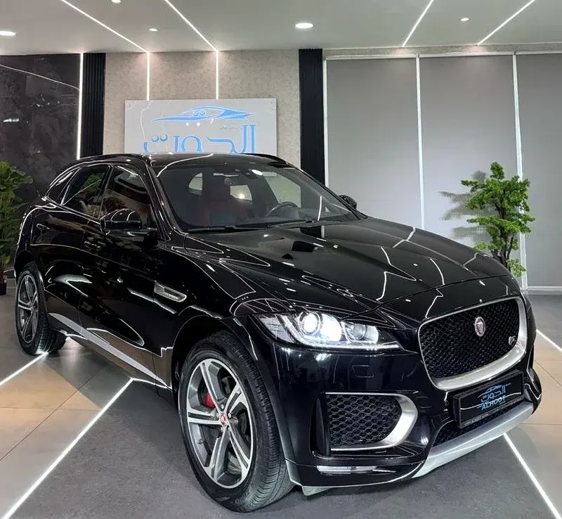 جاكوار F Pace 2018