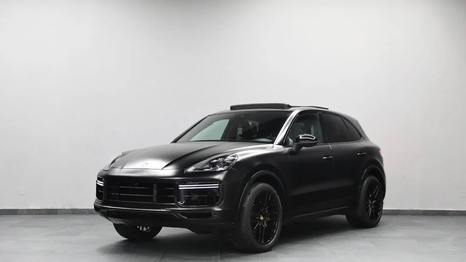 Cayenne | 2,700 AED Monthly | Low Km | Under Warranty Till 2027 | Free Insurance