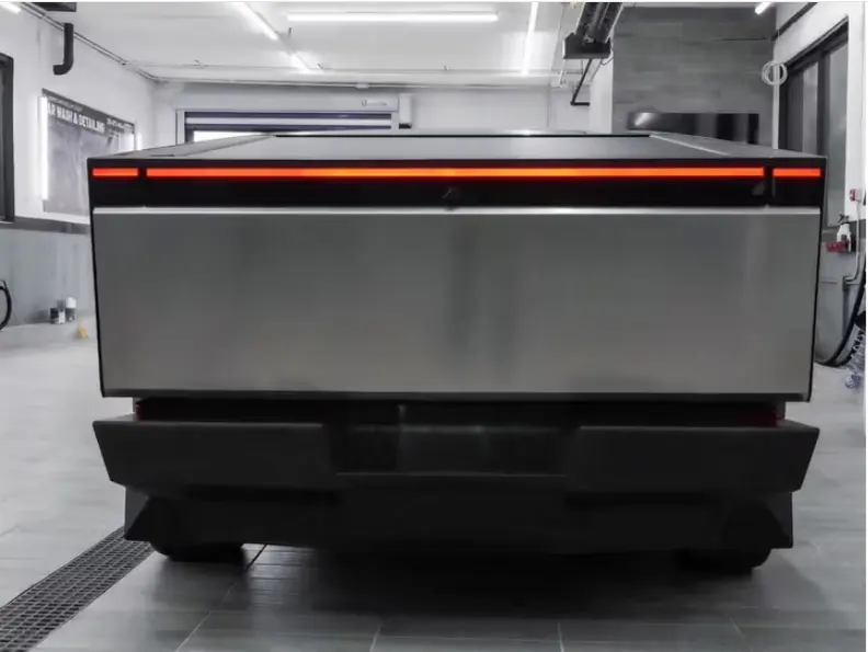 Tesla Cybertruck 2025