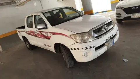 تويوتا هيلوكس 2010