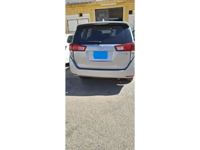 تويوتا انوفا 2017