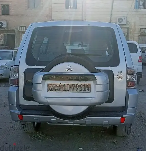 ميتسوبيشي باجيرو 2011