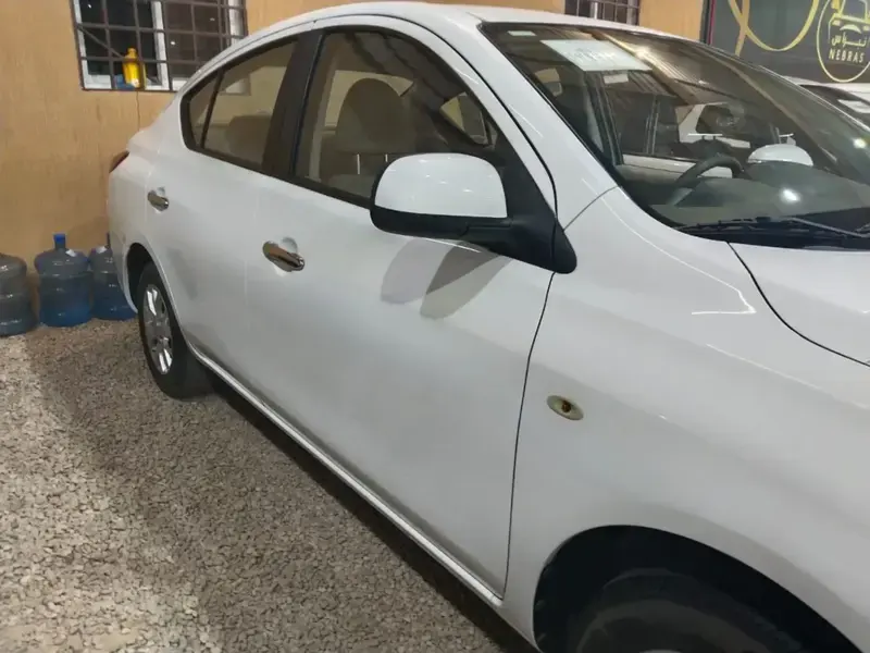 Nissan Sunny 2016