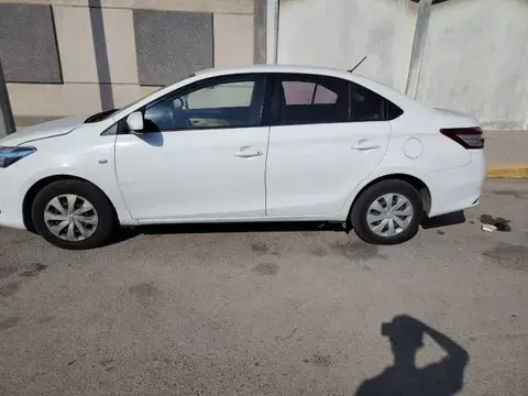 تويوتا يارس 2015