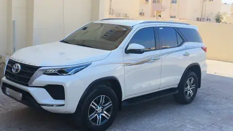Toyota Fortuner 2.7L (4X4) 2022